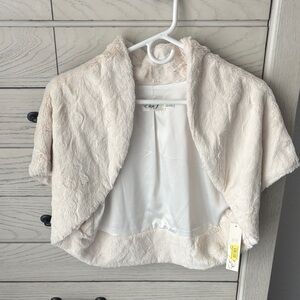 Eliza J Cream Faux Fur Cape